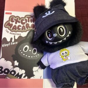 Exciting Macaron Monster Vinyl Face Toy - Black and White